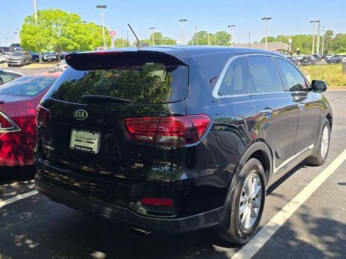 Used 2019 Kia Sorento LX image 5