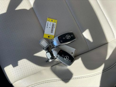 Used 2023 Mercedes-Benz GLE 450 4MATIC image 34