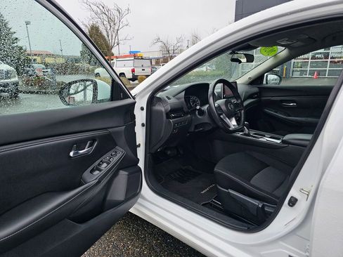 Used 2020 Nissan Sentra SV w/ Trunk Package image 16