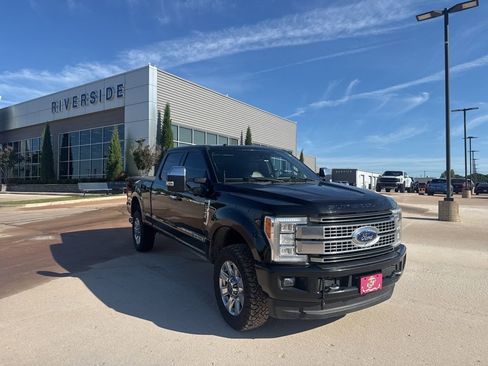 Used 2017 Ford F350 Platinum w/ Platinum Ultimate Package AWD/4WD image 1