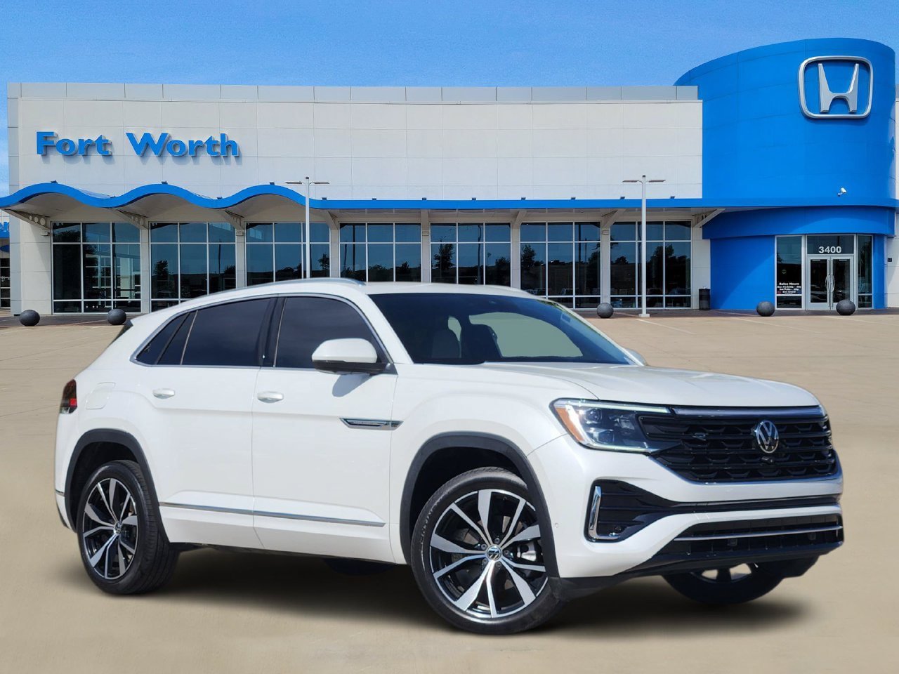 Used 2024 Volkswagen Atlas Cross Sport SEL Premium R-Line AWD/4WD image 1