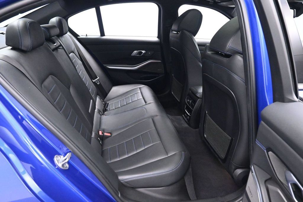 Used 2020 BMW 330i xDrive Sedan w/ M Sport Package AWD/4WD image 17