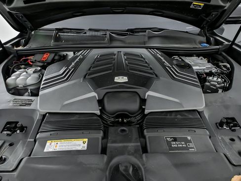 Used 2024 Lamborghini Urus Performante AWD/4WD image 18