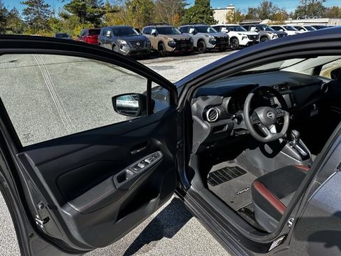New 2025 Nissan Versa SR w/ Trunk Package image 15