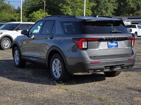 New 2026 Ford Explorer Active RWD image 4
