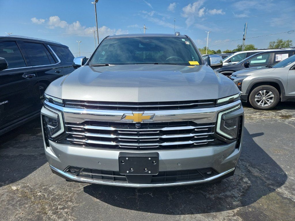 Used 2026 Chevrolet Suburban Premier w/ Sun And Tow Package AWD/4WD image 4