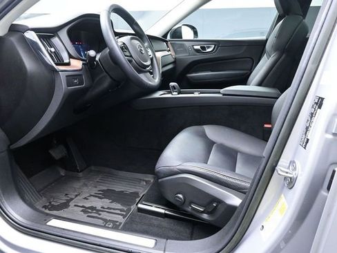 Used 2023 Volvo XC60 B5 Plus w/ Climate Package FWD image 17
