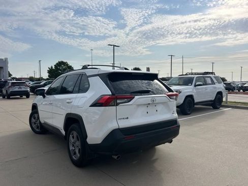Used 2025 Toyota RAV4 LE AWD/4WD image 6