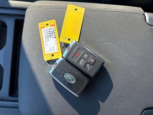 Used 2023 Land Rover Defender 110 S image 25