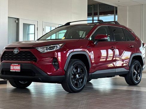Certified 2021 Toyota RAV4 XLE w/ Convenience Package AWD/4WD image 8