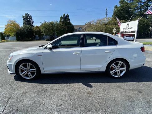 Used 2017 Volkswagen Jetta GLI FWD image 5