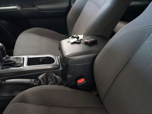 Used 2018 Toyota Tacoma TRD Sport w/ Technology Package image 22