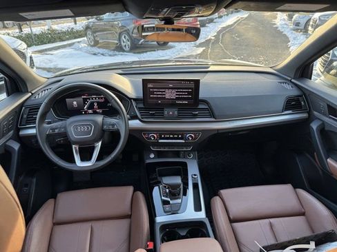 Certified 2025 Audi Q5 2.0T Premium w/ Convenience Plus Package image 11