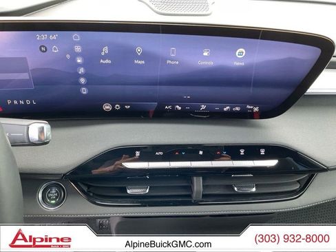 Used 2025 Buick Enclave Preferred image 11