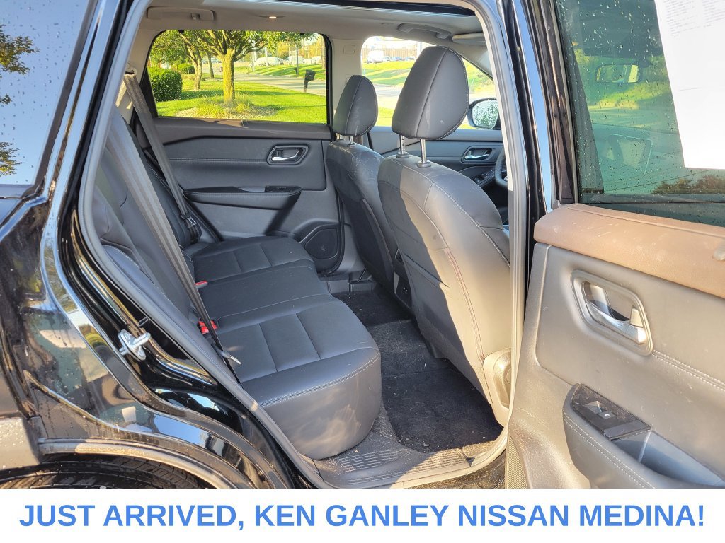 Certified 2023 Nissan Rogue SV w/ SV Premium B Package AWD/4WD image 19