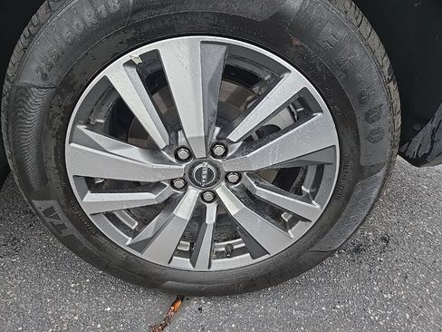 Used 2025 Nissan Pathfinder SL AWD/4WD image 39
