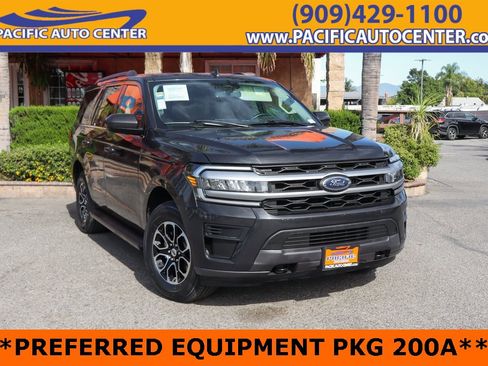 Used 2022 Ford Expedition XLT image 1