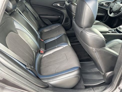 Used 2015 Chrysler 200 S image 31