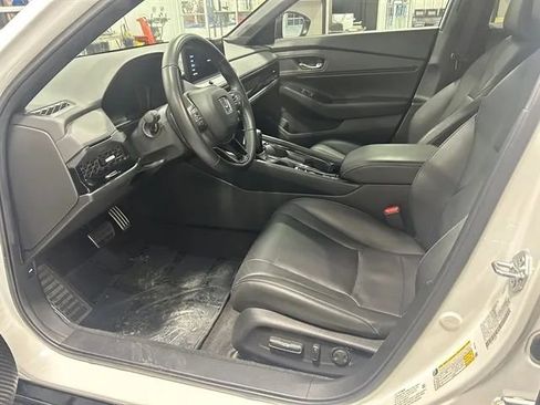Used 2023 Honda Accord Sport image 9
