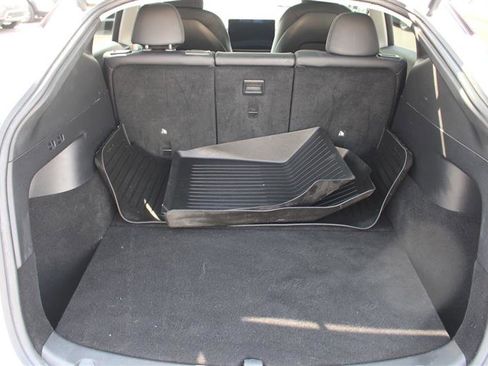 Used 2022 Tesla Model Y Long Range image 23