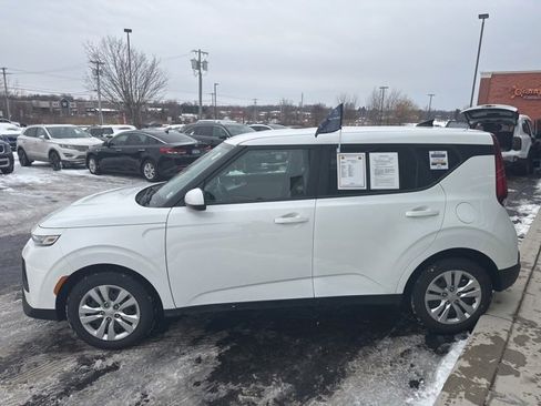 Certified 2020 Kia Soul LX image 3