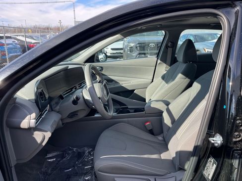 Used 2025 Hyundai Elantra SEL image 26
