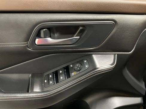 Certified 2023 Nissan Rogue SV w/ SV Premium B Package AWD/4WD image 10