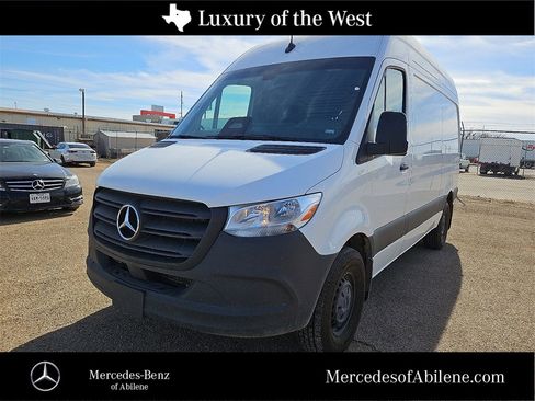 Used 2025 Mercedes-Benz Sprinter 2500 image 1