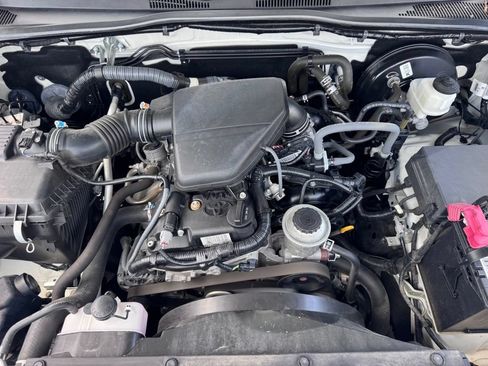 Used 2020 Toyota Tacoma SR w/ SR Convenience Package RWD image 30