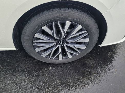 Used 2025 Nissan Altima 2.5 SV image 15