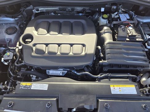 New 2026 Volkswagen Tiguan SE image 22