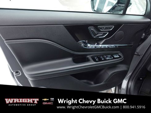 Used 2024 Lincoln Corsair Premiere image 10