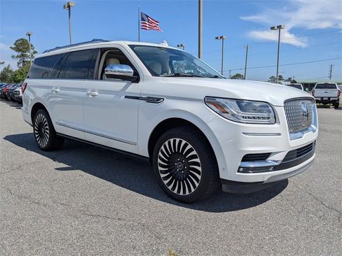 Used 2020 Lincoln Navigator L Black Label w/ Cargo Convenience Package image 2