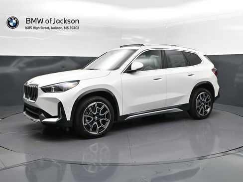 New 2026 BMW X1 xDrive28i w/ Technology Package AWD/4WD image 3
