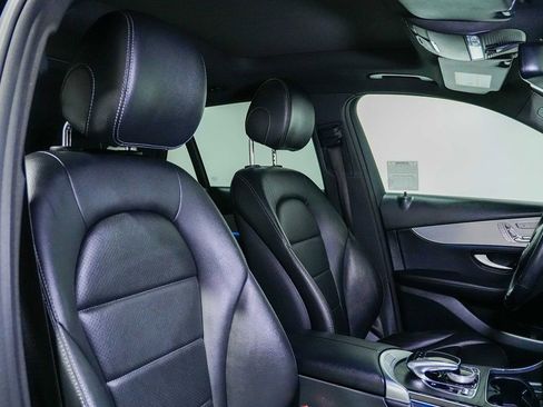 Used 2019 Mercedes-Benz GLC 300 4MATIC image 26