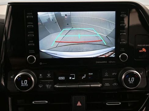 Certified 2022 Toyota Highlander XLE image 25