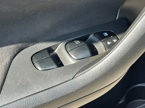 Used 2014 Nissan Altima 2.5 SV image 11