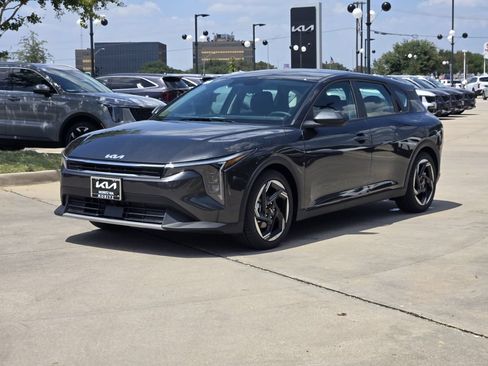 New 2026 Kia K4 EX FWD image 2