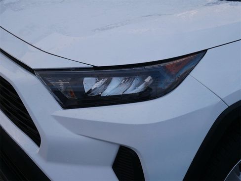 Used 2021 Toyota RAV4 LE image 16