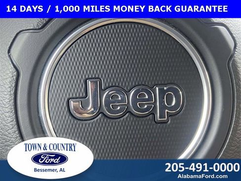 Used 2025 Jeep Wrangler Sport image 16