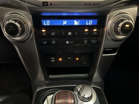 Used 2018 Toyota 4Runner Limited AWD/4WD image 17
