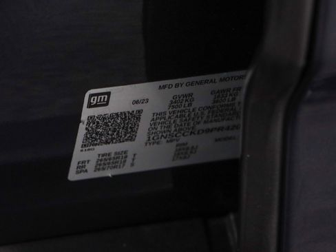 Used 2023 Chevrolet Suburban LT image 37