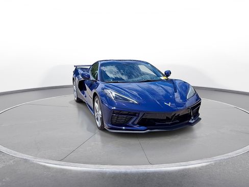 Used 2025 Chevrolet Corvette Stingray Preferred Cpe w/ Z51 Performance Package RWD image 2