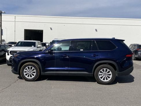 Certified 2025 Toyota Grand Highlander FWD image 2