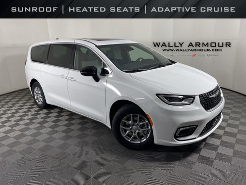 New 2026 Chrysler Pacifica Select FWD image 1