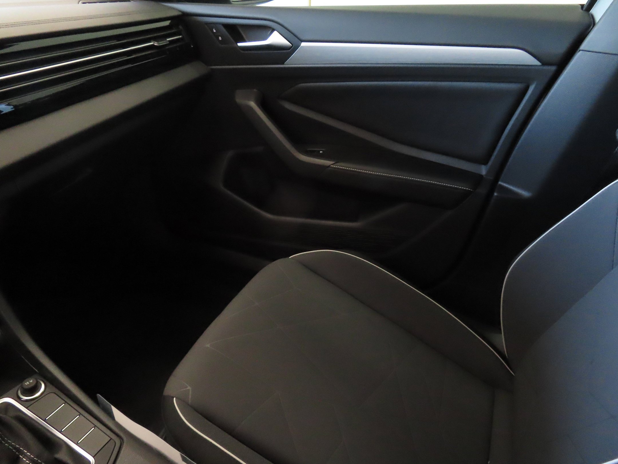 Used 2026 Volkswagen Jetta Sport FWD image 18