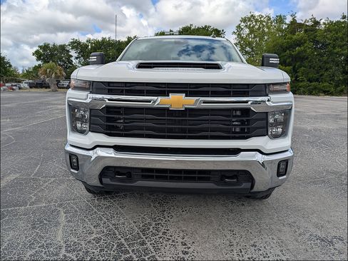Certified 2025 Chevrolet Silverado 2500 LT w/ Convenience Package AWD/4WD image 9