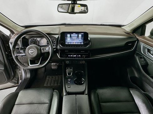 Used 2021 Nissan Rogue SL w/ Premium Package FWD image 3