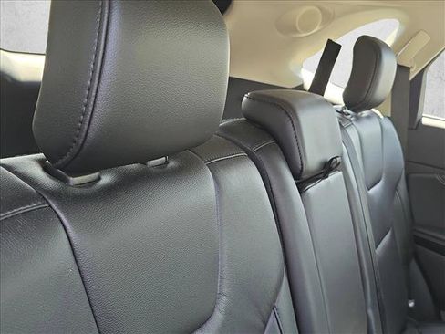 Used 2021 Ford Edge Titanium FWD image 20