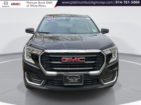 Used 2022 GMC Terrain SLE image 2